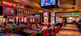rn92 Slots game ကို မိုဘိုင်းဖုန်းဖြင့် ကစားနေသော မြန်မာကစားသမား